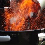 Le prix d'un barbecue Weber Le kit cheminée d'allumage pour barbecue Weber 47 cm – source photo @ weberstephen.fr
